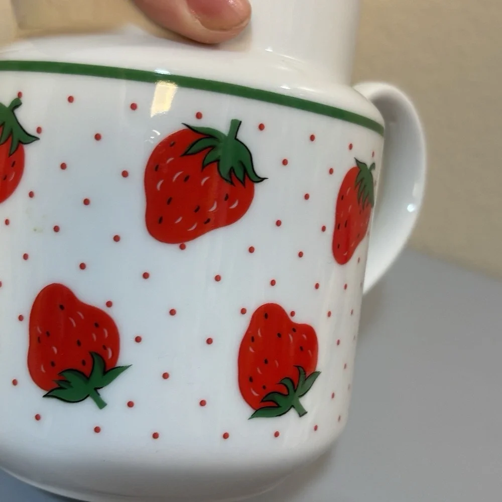 Rosenthal Netter Strawberry Pattern Drink Pitcher 6